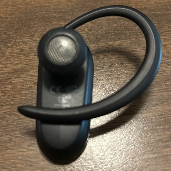 Jabra Bluetooth earbud with charger - Picture 3 of 6